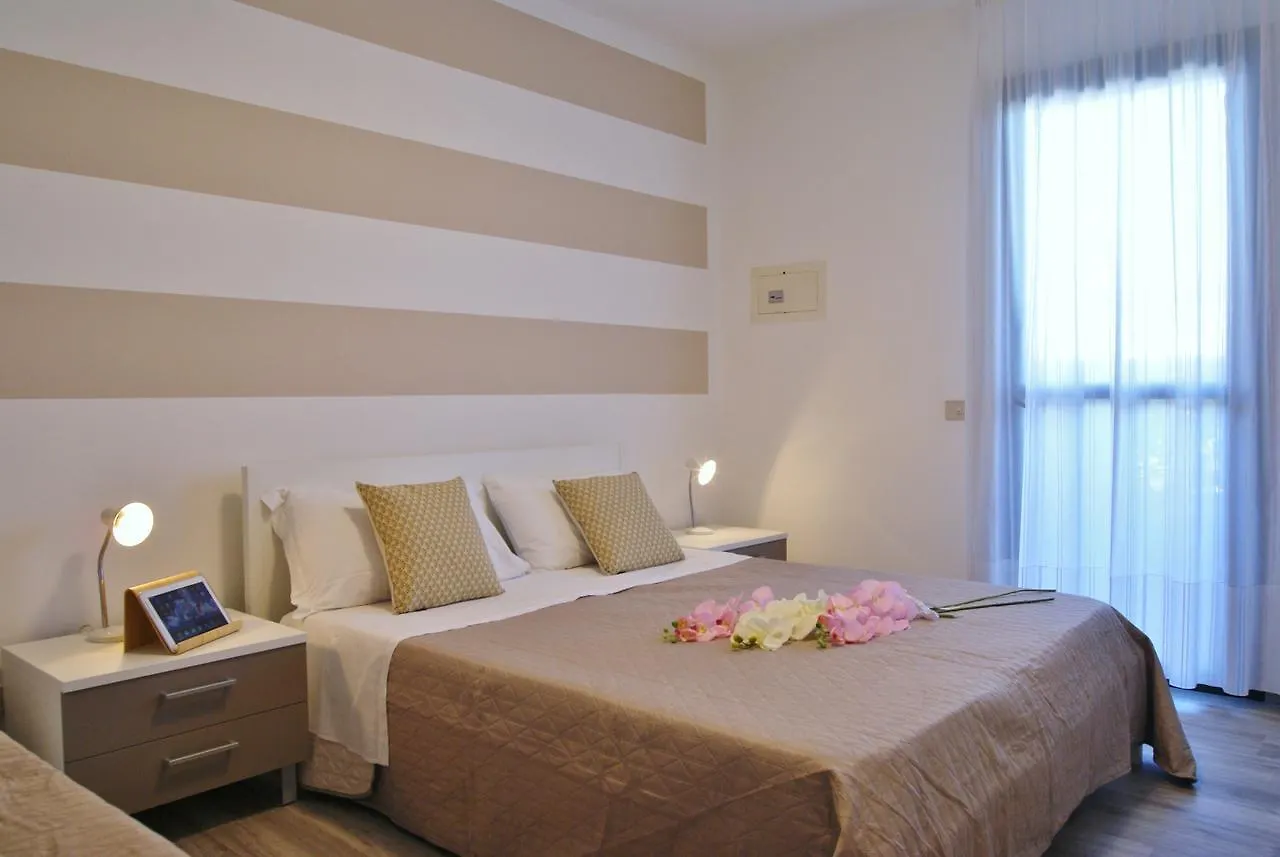 Appartamenti In Residence Portosole E Residence Tamerici Con Piscina-Cavallino Treporti Italy